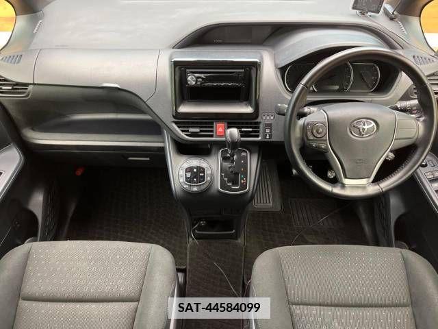 Toyota VOXY 2016-07 335661-1