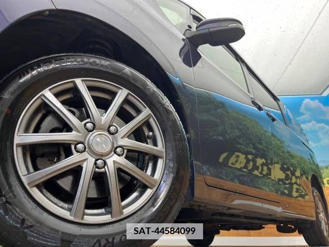 Toyota VOXY 2016-07 335661-14
