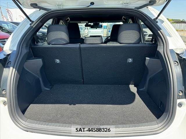 Toyota YARIS 2020-03 290859-18