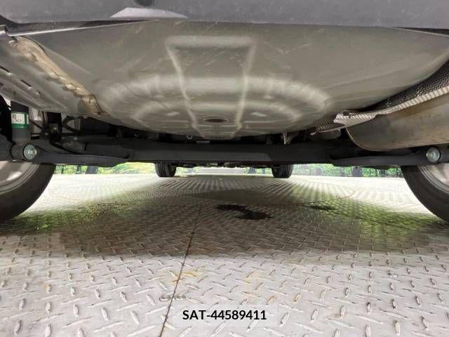 Nissan NOTE 2018-09 250383-16
