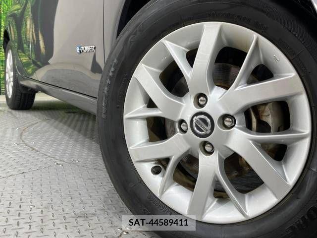 Nissan NOTE 2018-09 250383-11