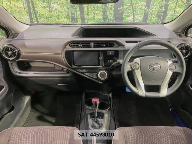 Toyota AQUA 2015-02 374504-1