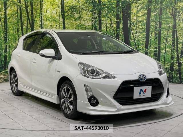 Toyota AQUA 2015-02 374504-16