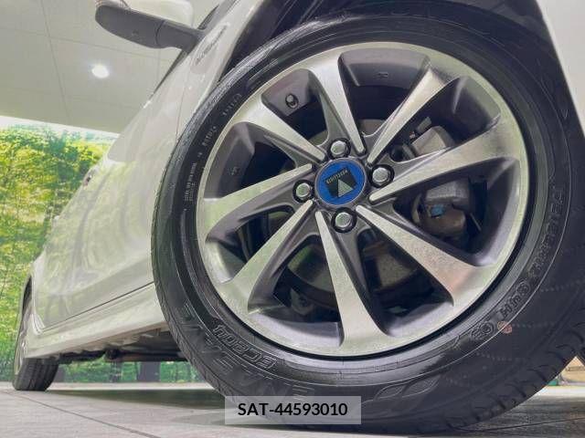 Toyota AQUA 2015-02 374504-13