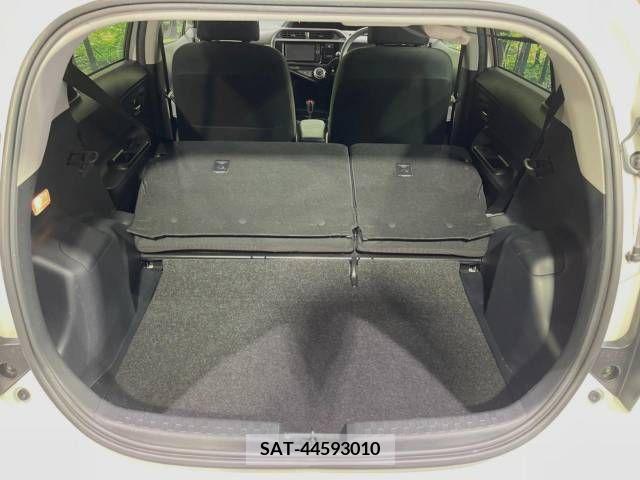 Toyota AQUA 2015-02 374504-11