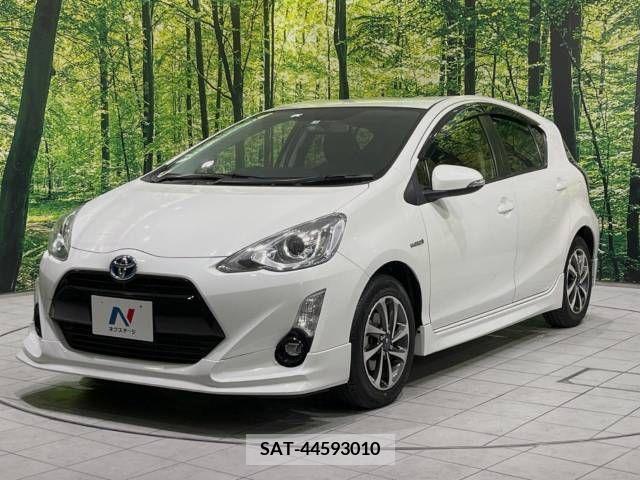 Toyota AQUA 2015-02 374504-2