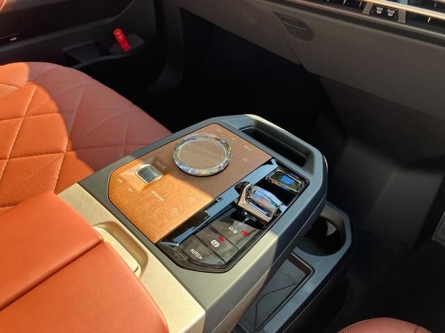 Bmw IX 2023-01 182149-23