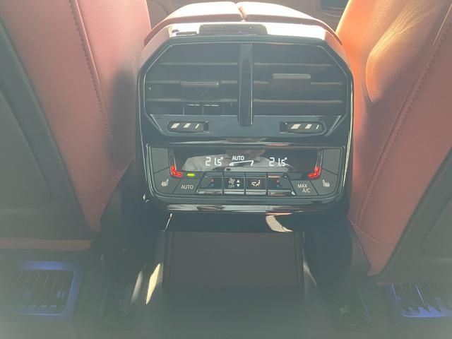 Bmw IX 2023-01 182149-16