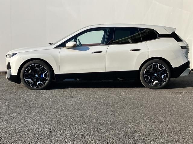 Bmw IX 2023-01 182149-5
