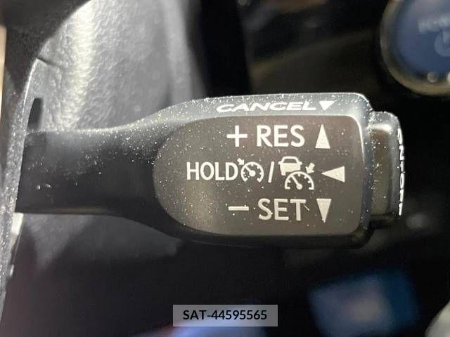 Toyota PRIUS 2016-06 331230-4