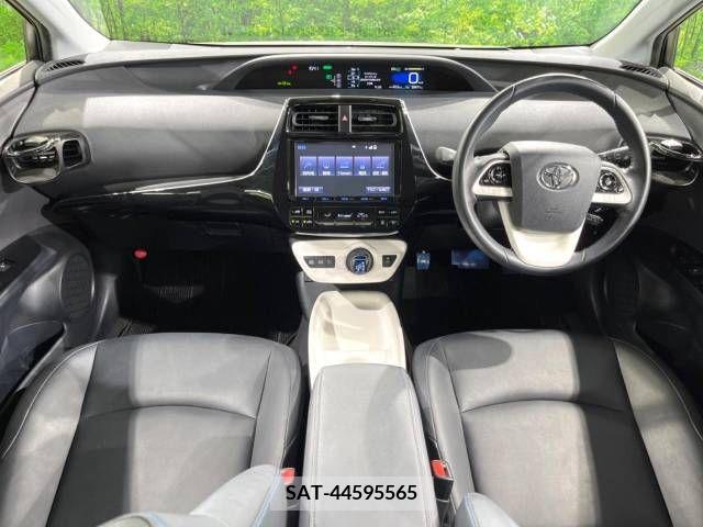 Toyota PRIUS 2016-06 331230-1