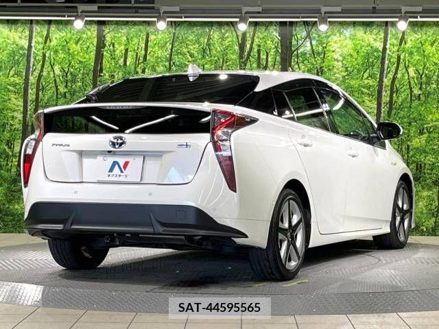 Toyota PRIUS 2016-06 331230-17