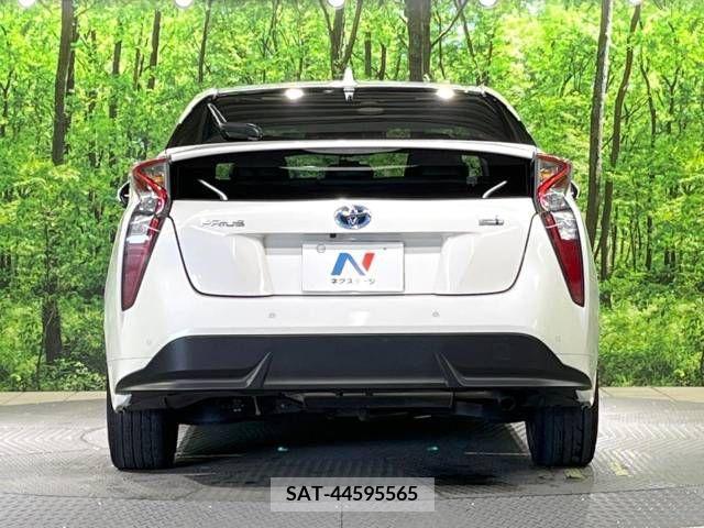 Toyota PRIUS 2016-06 331230-15