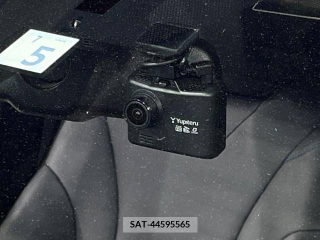 Toyota PRIUS 2016-06 331230-6