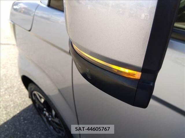 Honda N BOX CUSTOM 2018-01 279392-4
