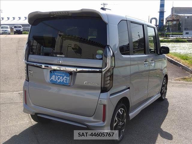 Honda N BOX CUSTOM 2018-01 279392-2