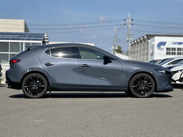 Mazda MAZDA3 2022-02 21001-26
