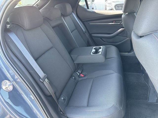 Mazda MAZDA3 2022-02 21001-15