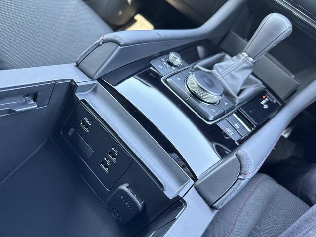 Mazda MAZDA3 2022-02 21001-9