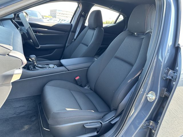 Mazda MAZDA3 2022-02 21001-17