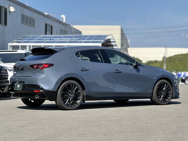 Mazda MAZDA3 2022-02 21001-27