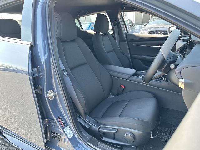Mazda MAZDA3 2022-02 21001-14