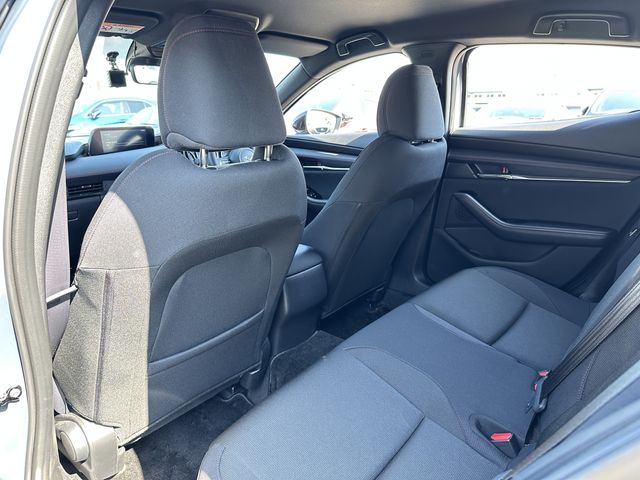Mazda MAZDA3 2022-02 21001-16