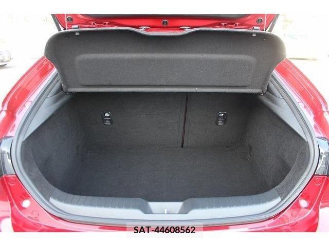 Mazda MAZDA3 2019-09 221226-18
