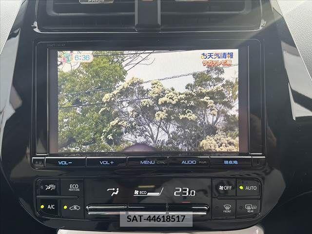 Toyota PRIUS 2016-07 282071-3