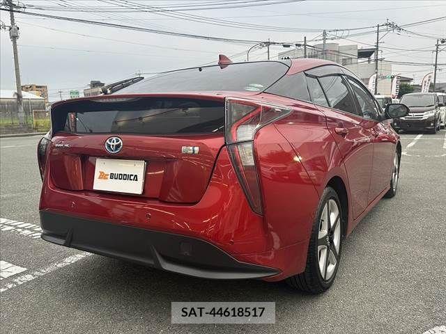 Toyota PRIUS 2016-07 282071-12