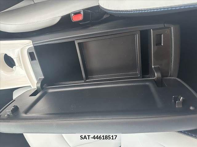 Toyota PRIUS 2016-07 282071-28