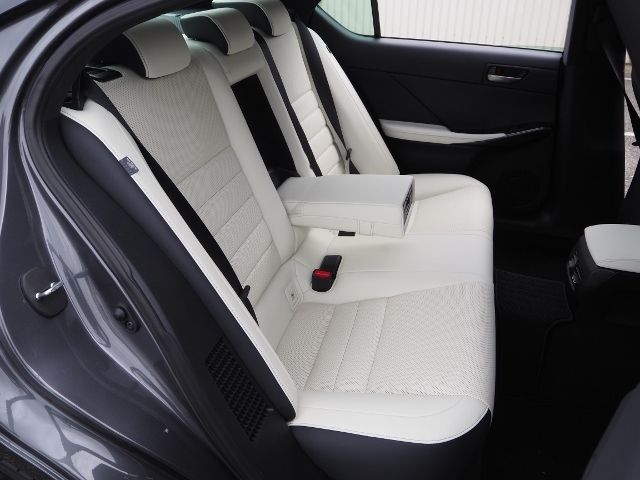 Lexus IS 2021-03 3375-15