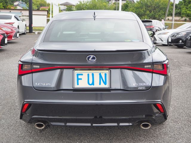 Lexus IS 2021-03 3375-6