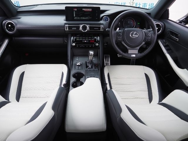 Lexus IS 2021-03 3375-11