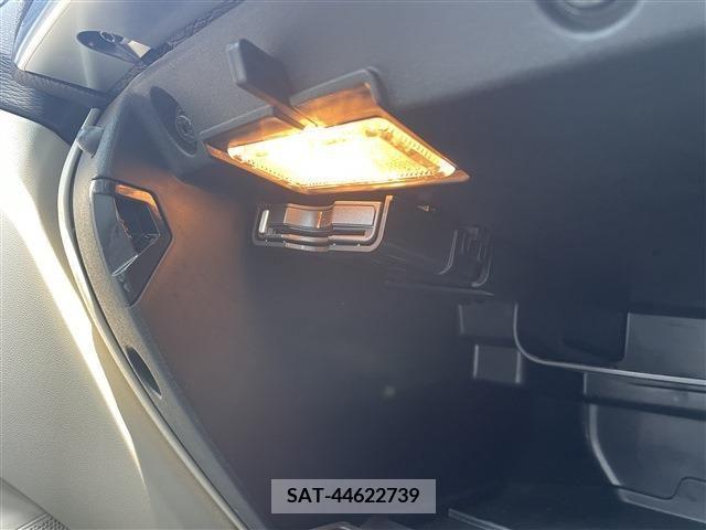 Volvo V40 2017-03 370208-15