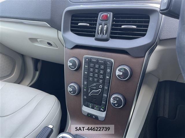 Volvo V40 2017-03 370208-13