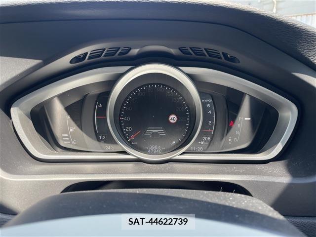 Volvo V40 2017-03 370208-11