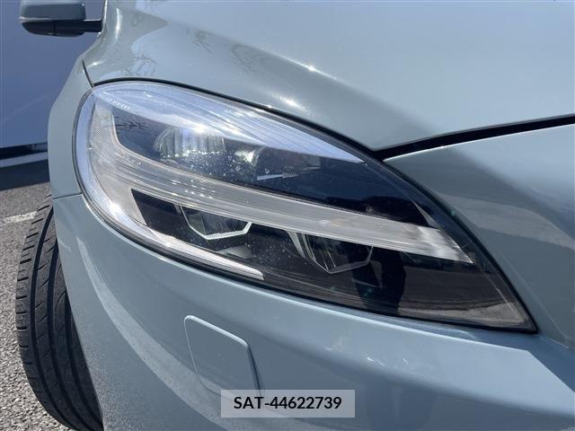 Volvo V40 2017-03 370208-18