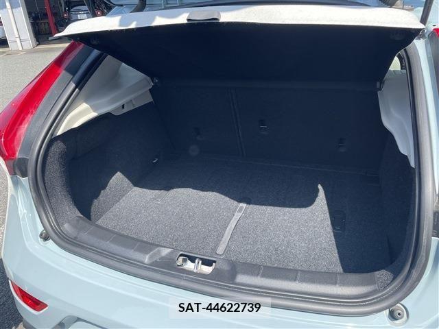 Volvo V40 2017-03 370208-17