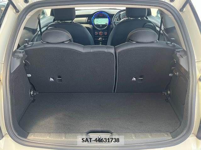 Bmw MINI 2017-04 319779-17