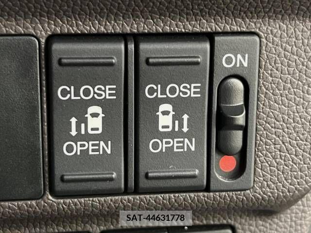 Honda FREED 2018-05 360589-5