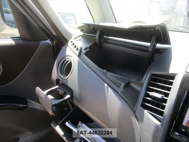 Nissan ROOX 2012-03 297936-10