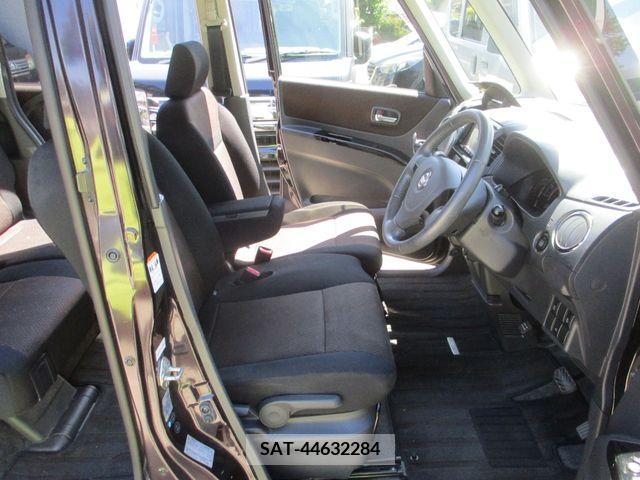 Nissan ROOX 2012-03 297936-21
