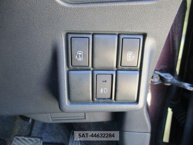 Nissan ROOX 2012-03 297936-8