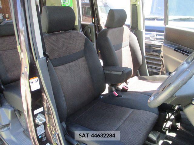 Nissan ROOX 2012-03 297936-23