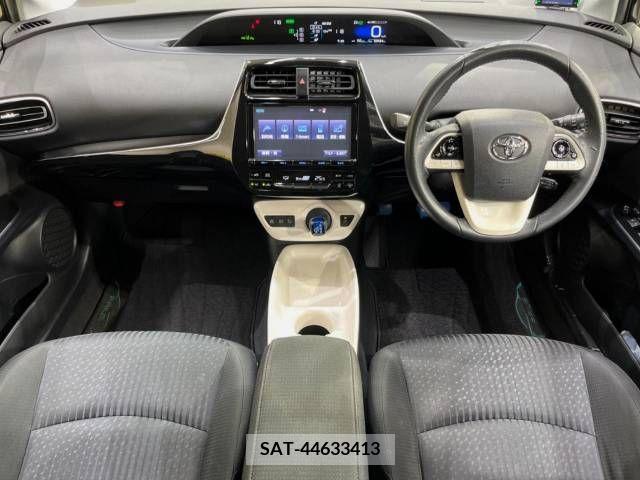 Toyota PRIUS 2016-06 330719-1
