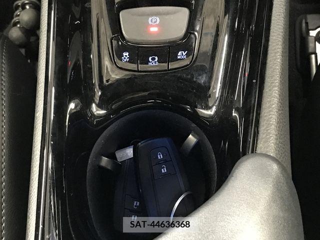 Toyota C-HR 2021-03 266977-21