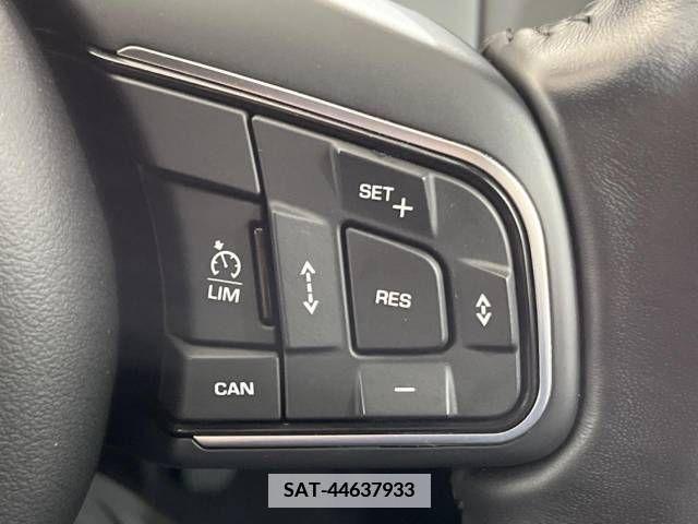 Jaguar E-PACE 2018-05 361884-3