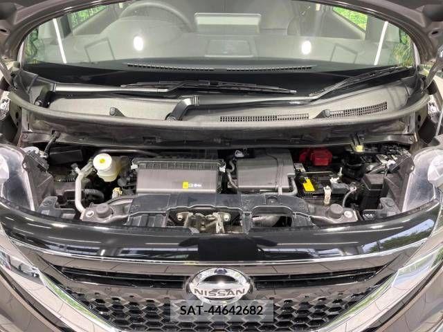 Nissan ROOX 2021-09 297959-18