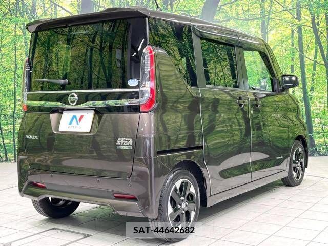Nissan ROOX 2021-09 297959-17
